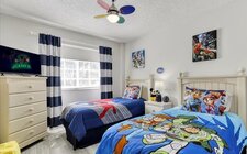 Kids bedroom with two twin beds