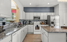Full size kitchen and breakfast area Full size kitchen and breakfast area