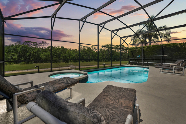 7-Bedroom Luxury Vacation Home with a Bright South-Facing Pool