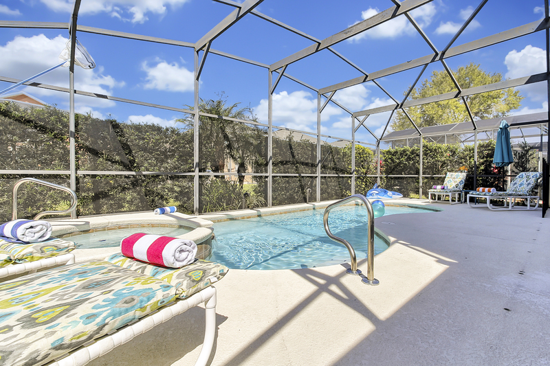 Modern 5-Bedroom Villa with Private Pool and Open Living Space