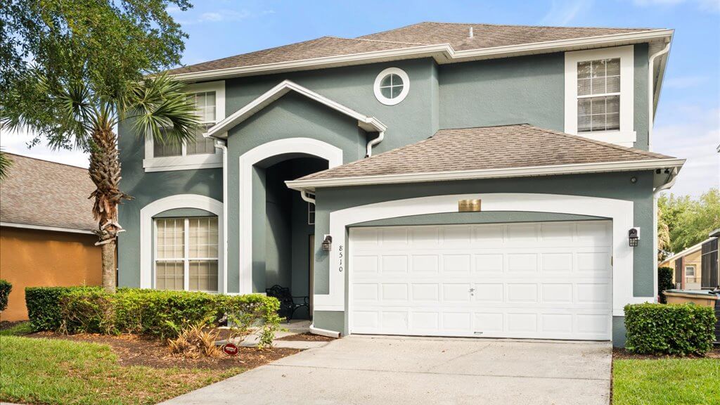 This Tropical Magic villa is located 3 miles to Disney World