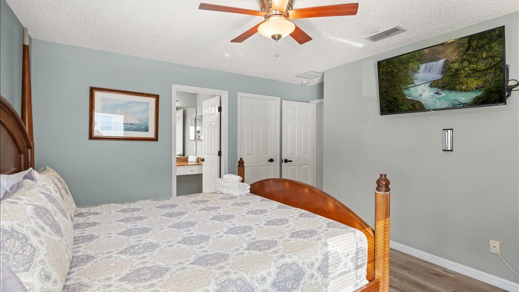 King master suite #2 with a large walk-in closet and a 50" 4K-UHD ROKU SMART TV