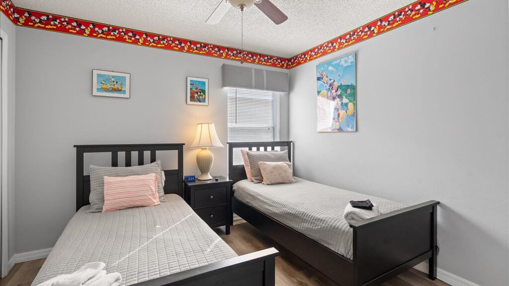 Kids bedroom #1, offers a flat-screen SMART TV