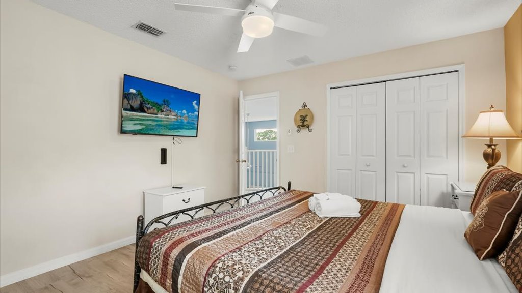 Master bedroom #3: With king bed