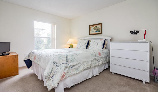 Fourth bedroom with queen bed